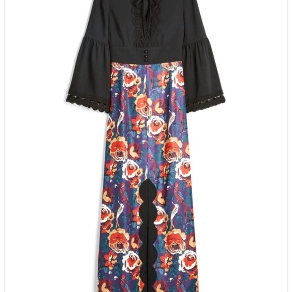 REVOLVE Modcloth x Anna Sui Retro Bell Sleeve Floral Skirt Front Slit Maxi Dress - Picture 4 of 10